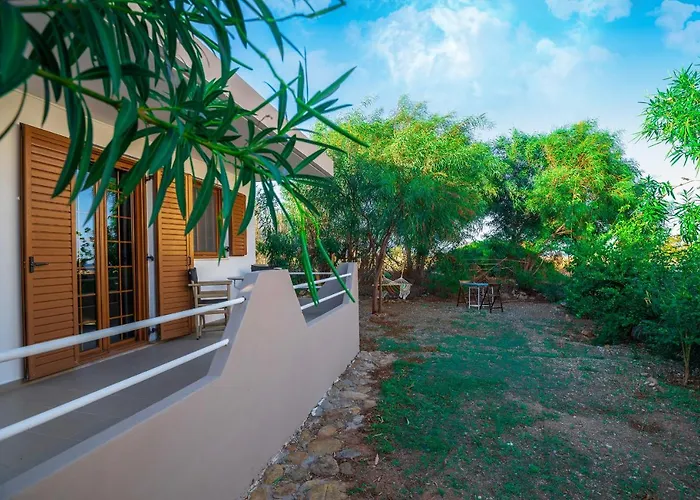 Casa Sofianna 2-Bedroom Home Next To Sandy Beach